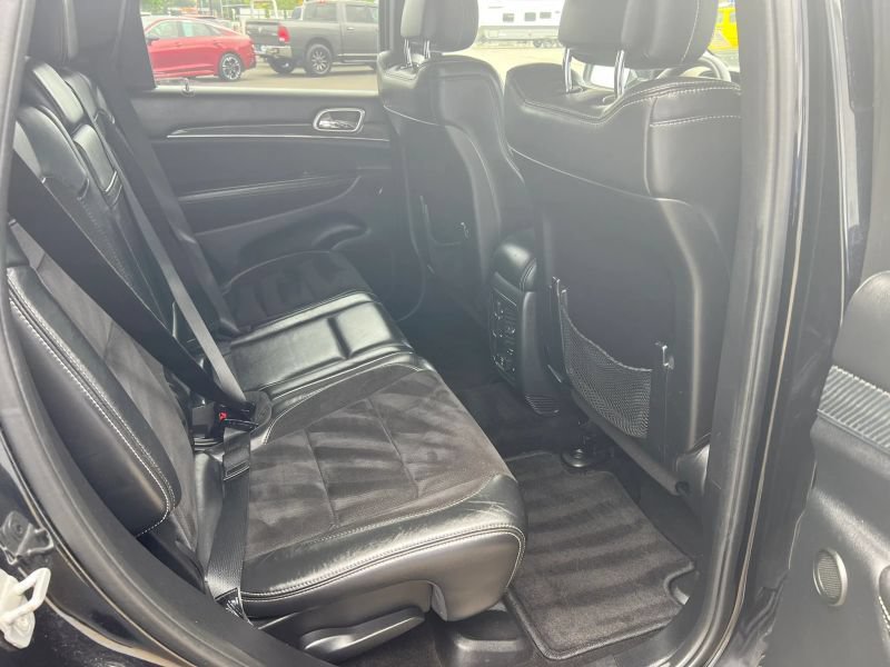 Used 2012 Jeep Grand Cherokee SRT8 w/ Luxury Group II AWD/4WD image 9