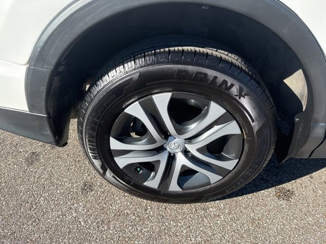 Used 2018 Toyota RAV4 LE image 30