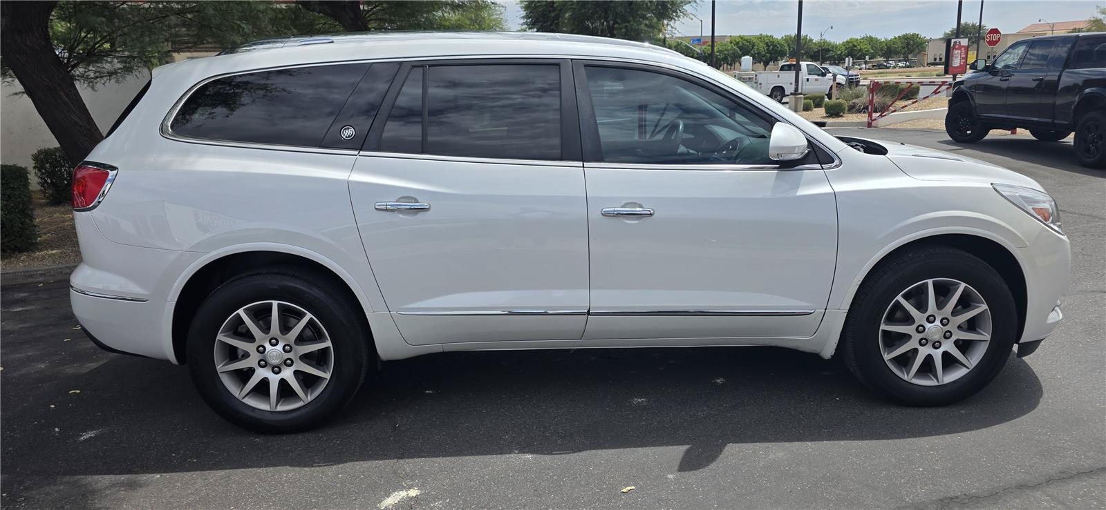Used 2016 Buick Enclave Convenience w/ Trailering Package FWD image 4