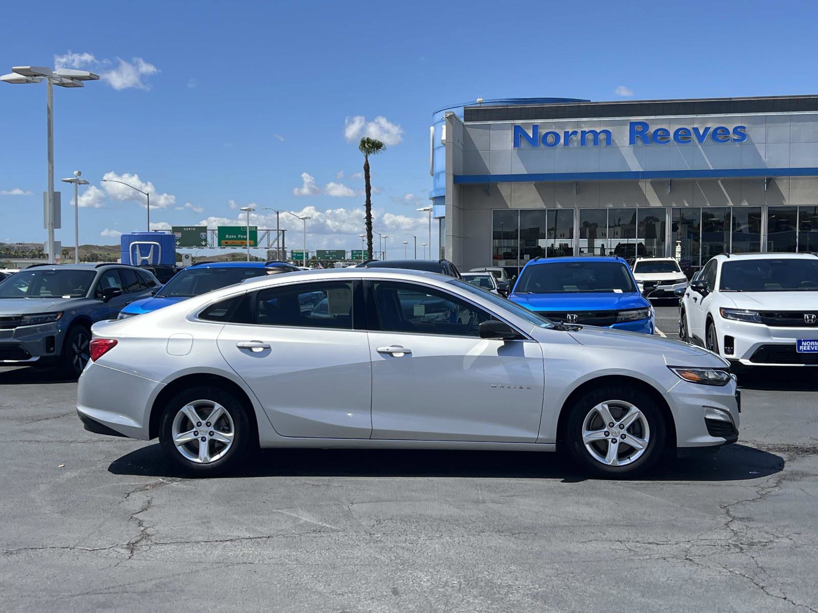 Used 2021 Chevrolet Malibu LS FWD image 24
