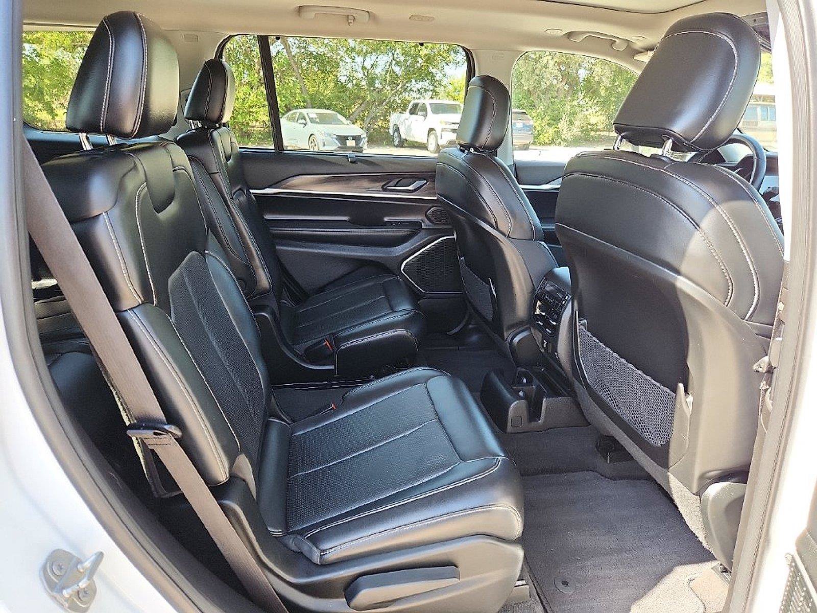 Used 2021 Jeep Grand Cherokee L Limited w/ Luxury Tech Group II AWD/4WD image 11