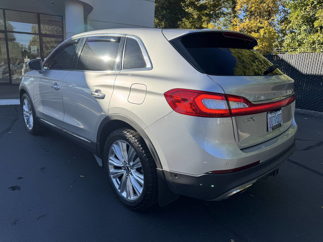 Used 2016 Lincoln MKX Reserve w/ Technology Package image 4