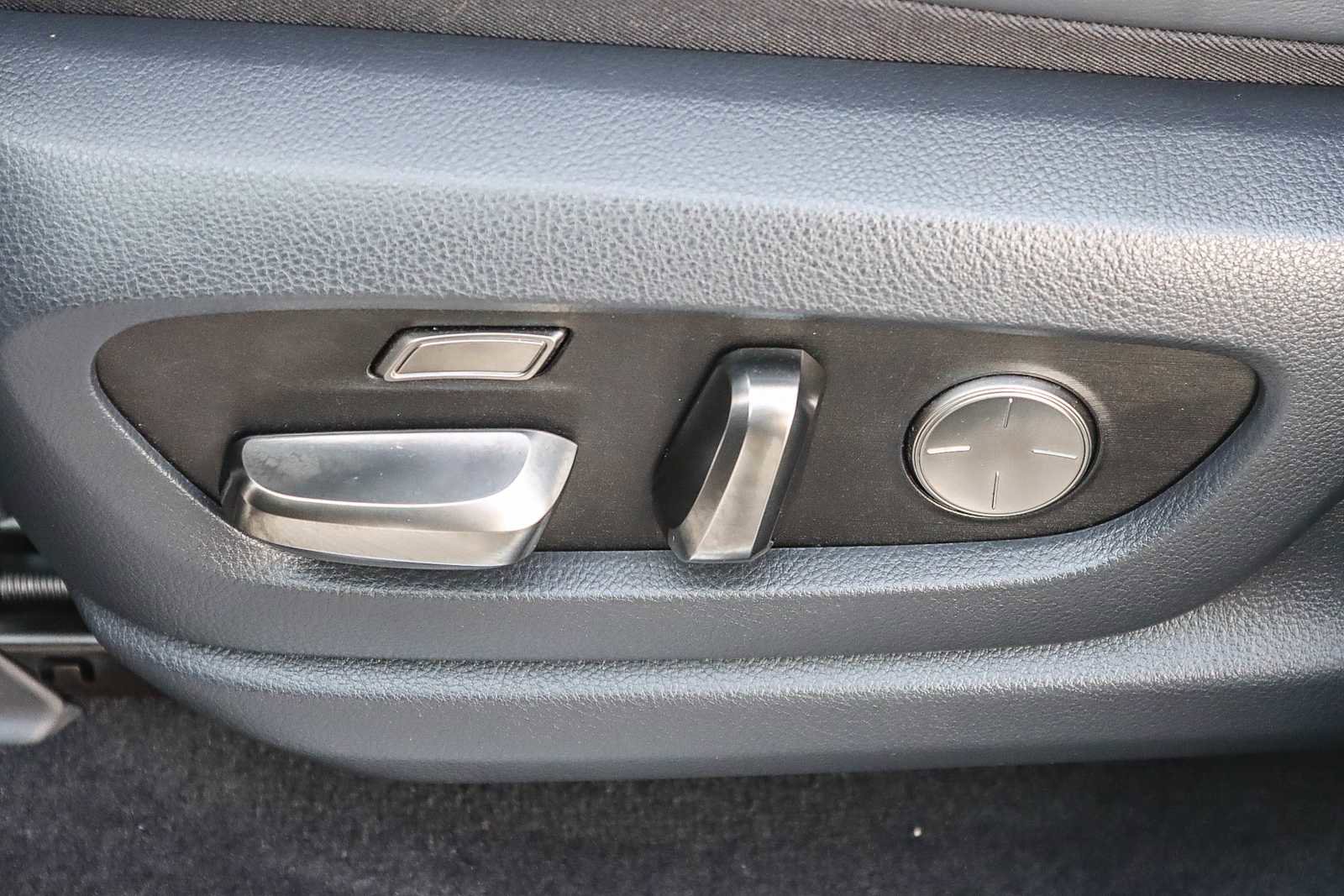 Used 2023 Lexus LX 600 4WD w/ Ultra Luxury Package image 20