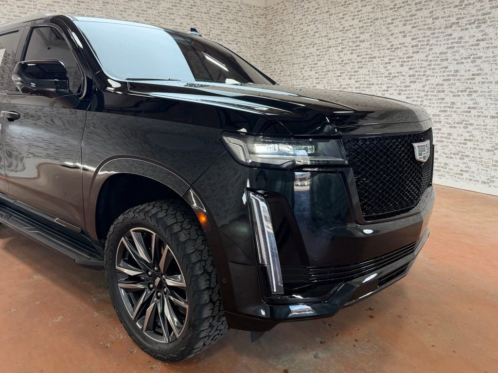 Used 2023 Cadillac Escalade Premium Luxury image 7