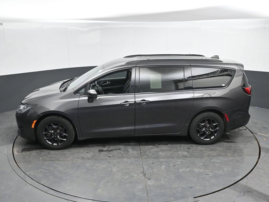 Used 2020 Chrysler Pacifica Touring-L Plus image 30