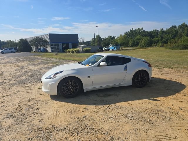 Used 2020 Nissan 370Z Coupe RWD image 3