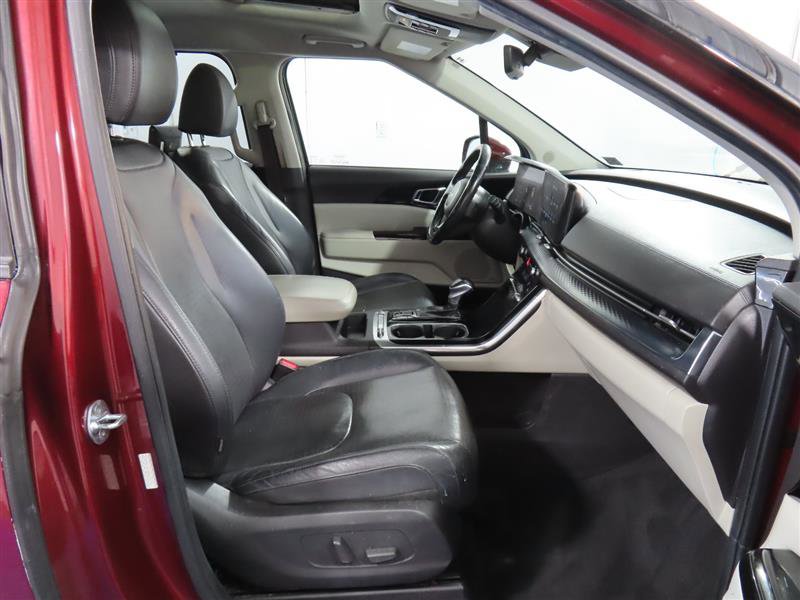 Used 2022 Kia Carnival SX Prestige image 41