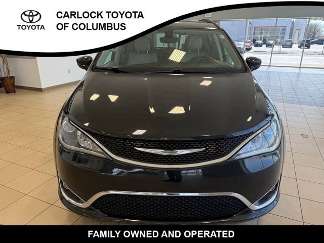 Used 2017 Chrysler Pacifica Touring-L image 4