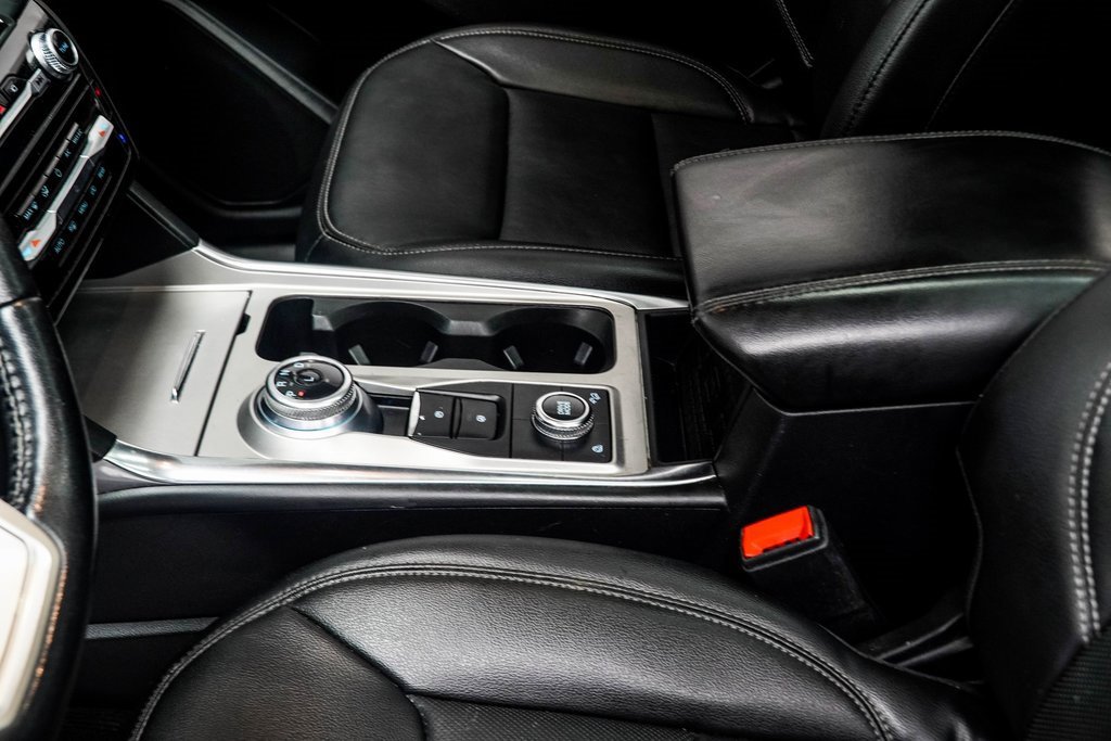 Used 2022 Ford Explorer Limited w/ Equipment Group 301A image 18