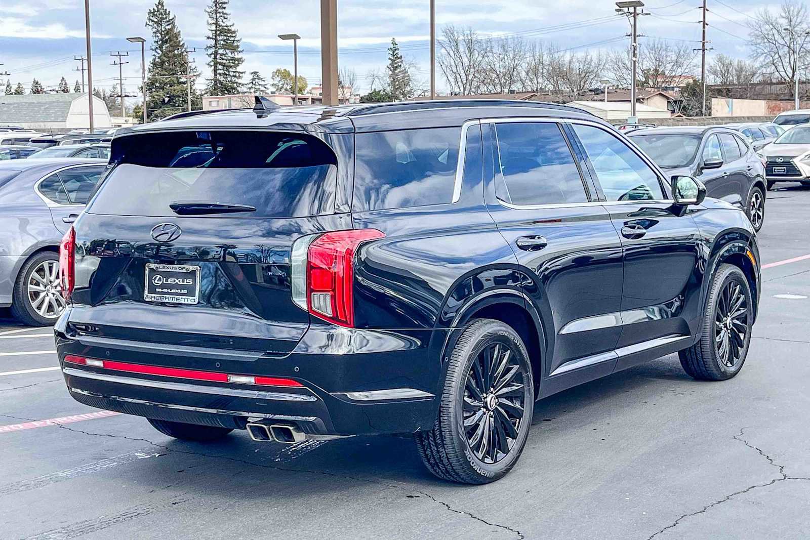 Used 2024 Hyundai Palisade Calligraphy image 4