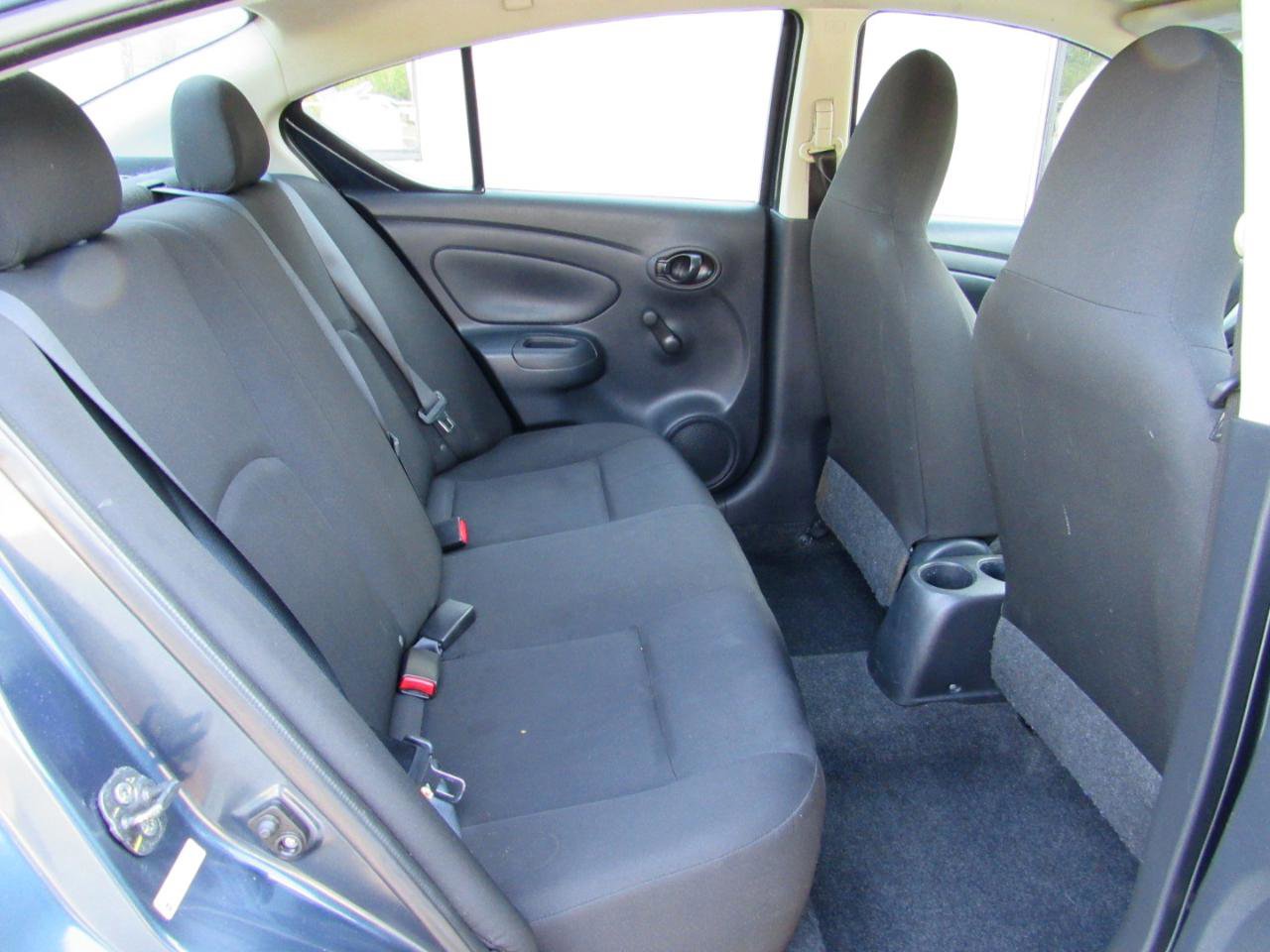 Used 2015 Nissan Versa S FWD image 7