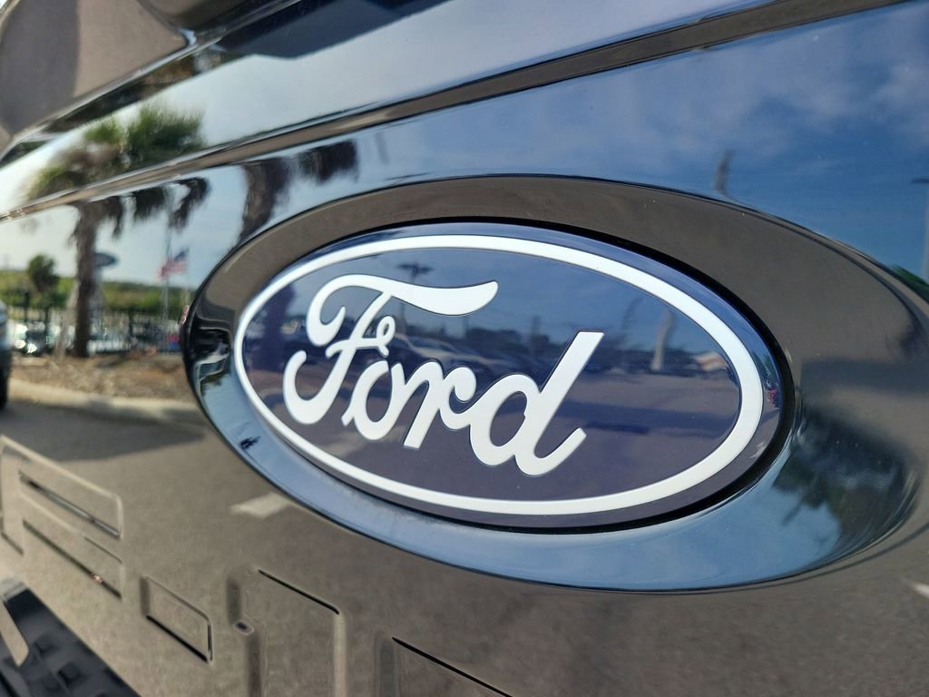 Used 2025 Ford F150 Lightning Flash image 9