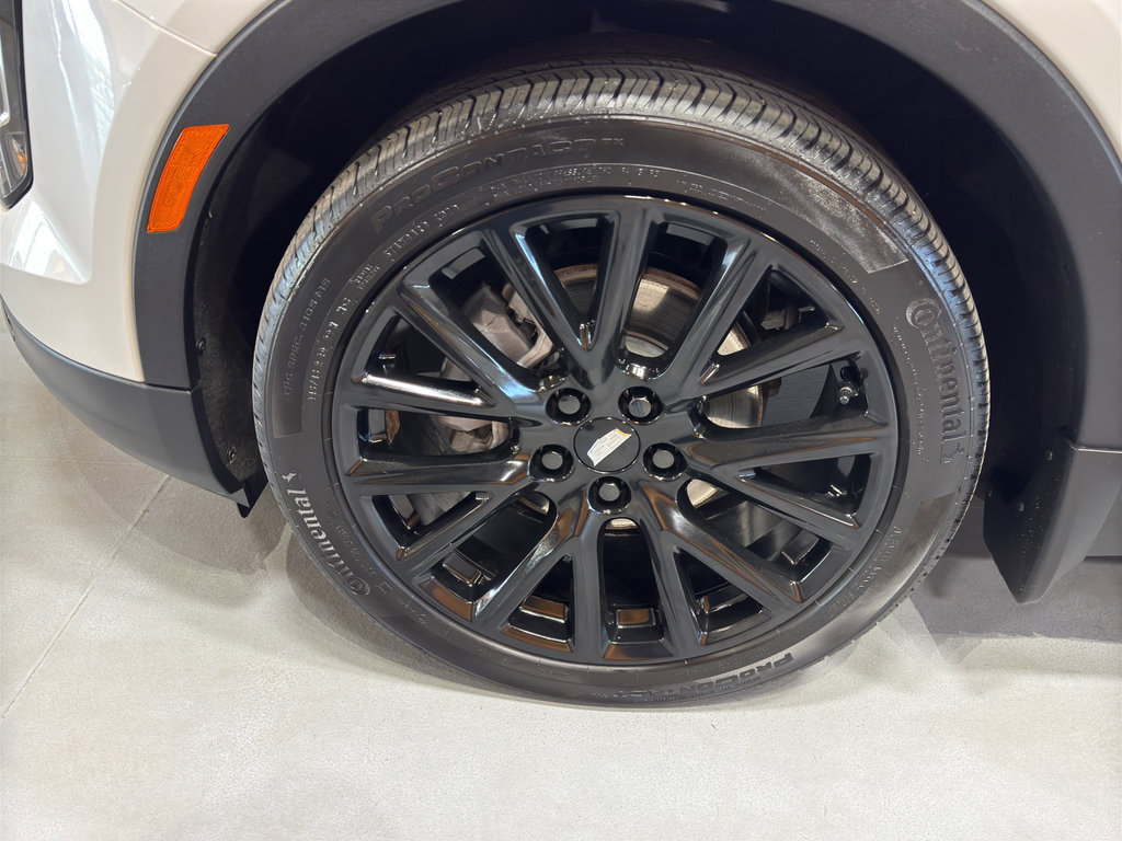 Used 2023 Cadillac XT4 Sport w/ Sun And Sound Package image 9