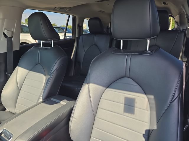 Used 2024 Toyota Highlander XLE AWD/4WD image 22