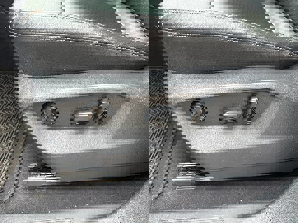 Used 2019 Volkswagen Atlas SE w/ Towing Package image 18