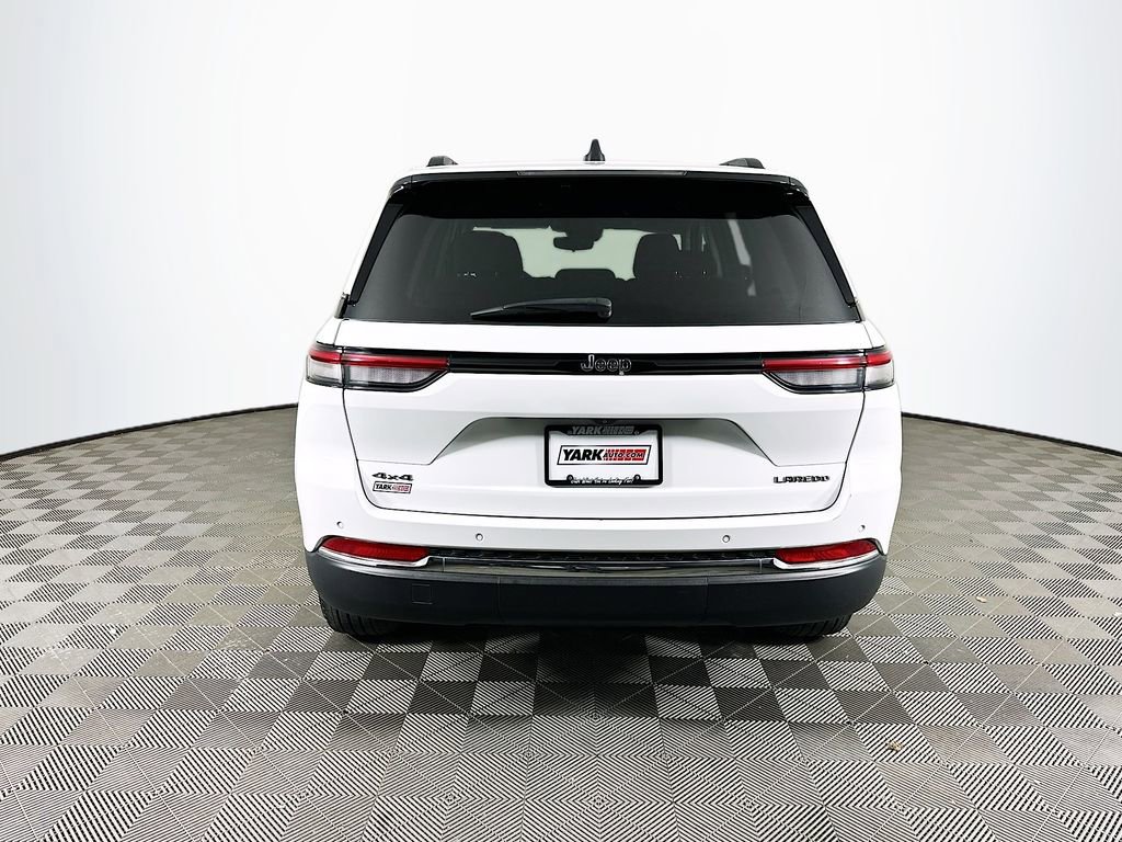 Certified 2023 Jeep Grand Cherokee Laredo image 9