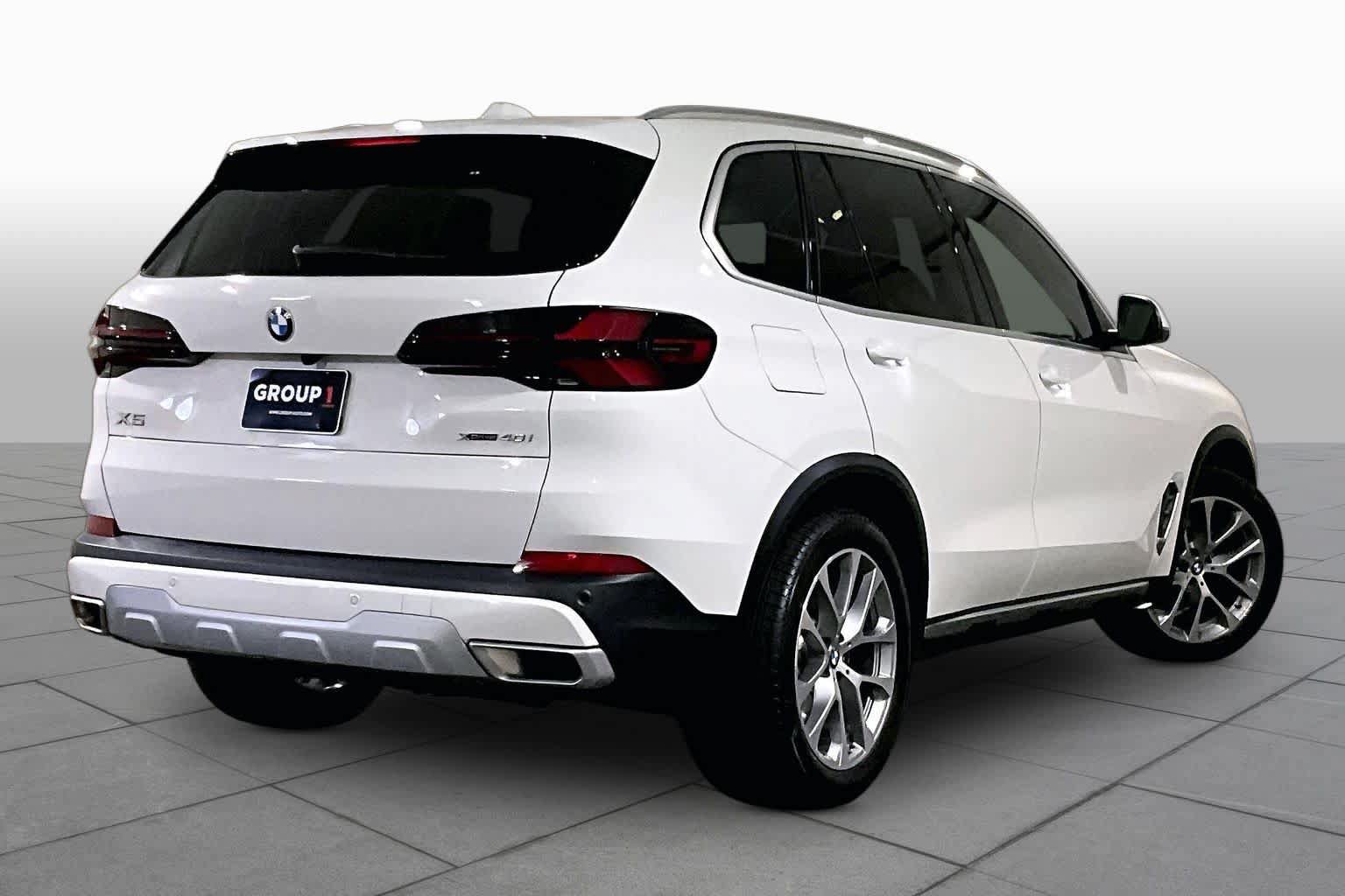 Certified 2025 BMW X5 xDrive40i w/ Parking Assistance Package AWD/4WD image 12