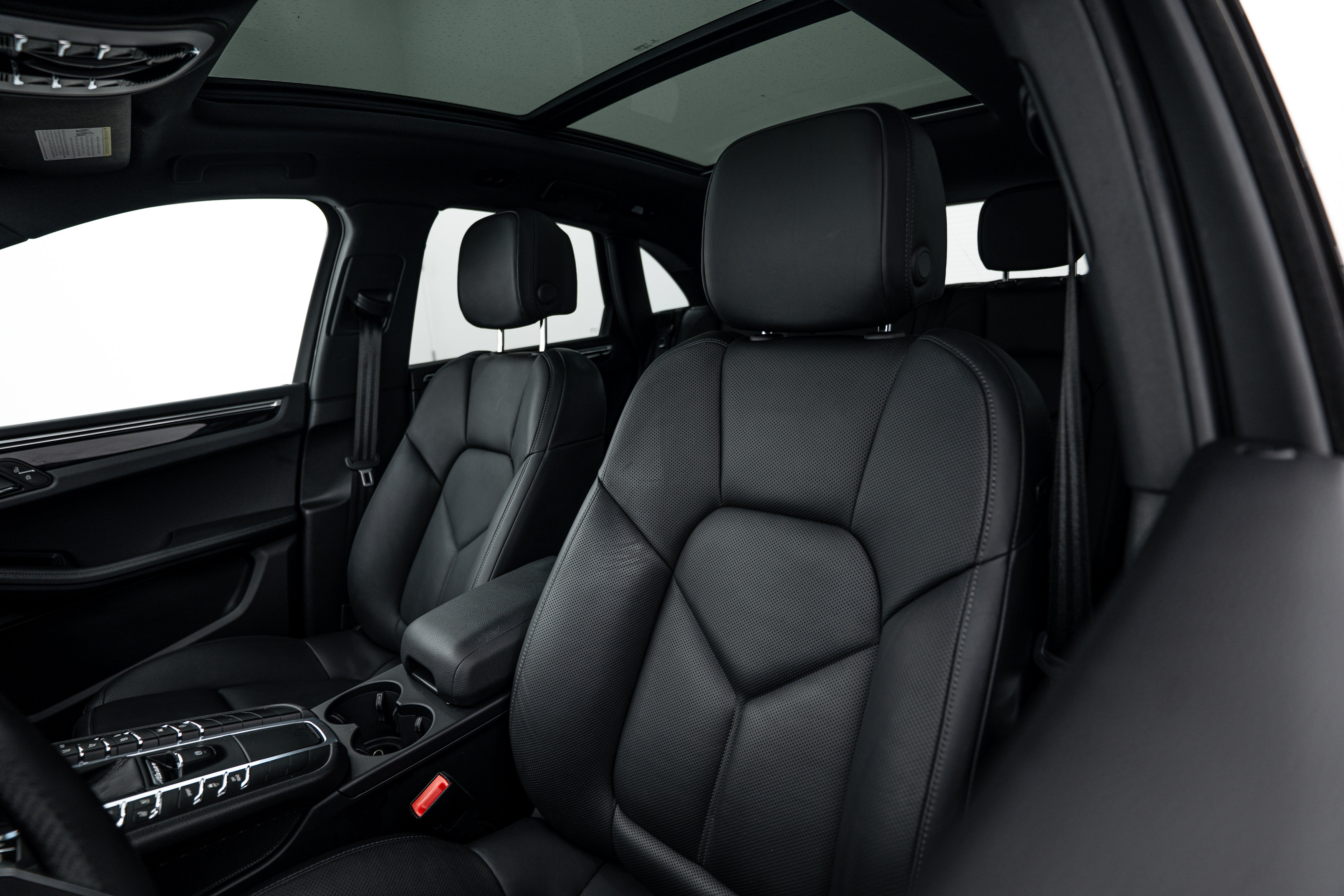 Certified 2019 Porsche Macan AWD/4WD image 20