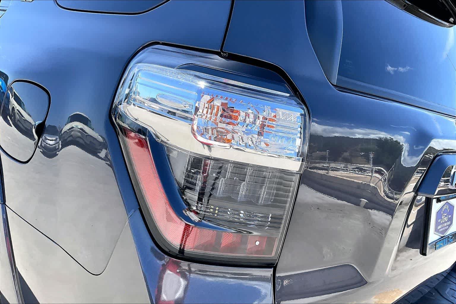 Used 2021 Toyota 4Runner SR5 Premium w/ Moonroof Package AWD/4WD image 32