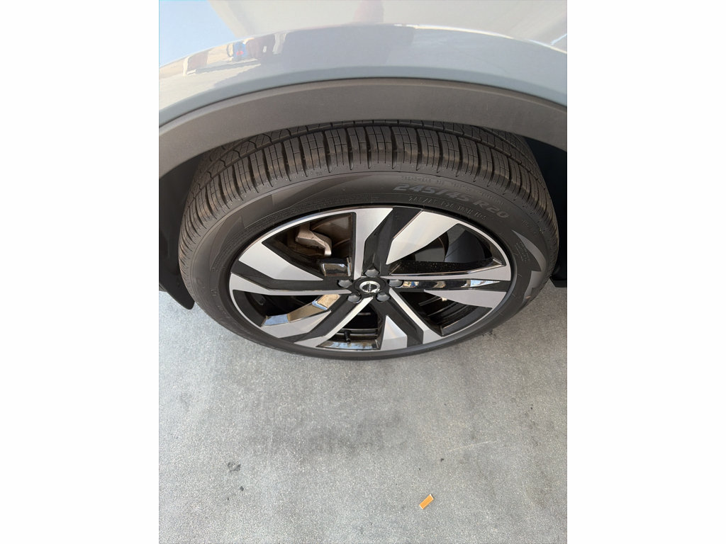 Used 2023 Volvo XC40 B4 Plus w/ Protection Package Premier FWD image 18