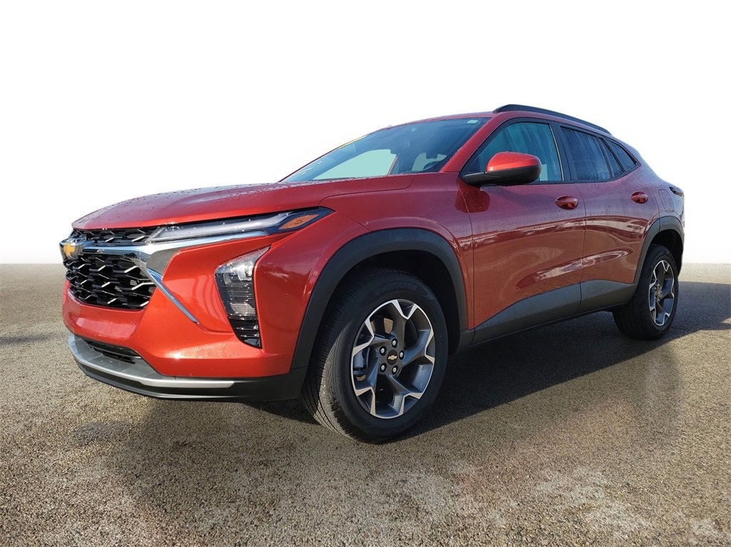 Used 2024 Chevrolet Trax LT w/ Driver Confidence Package image 2