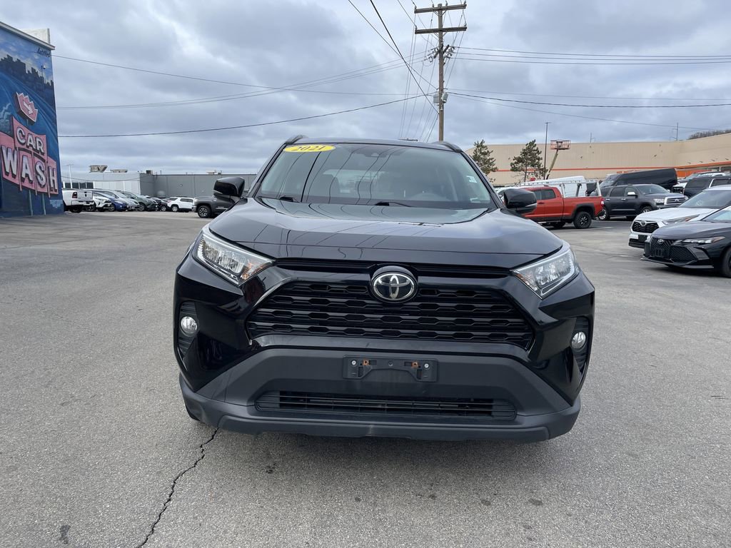 Used 2021 Toyota RAV4 XLE w/ Convenience Package AWD/4WD image 5