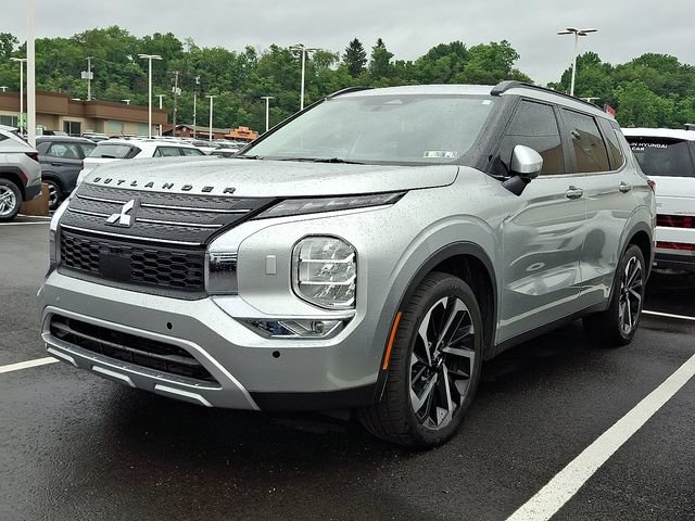 Used 2023 Mitsubishi Outlander SE AWD/4WD image 3