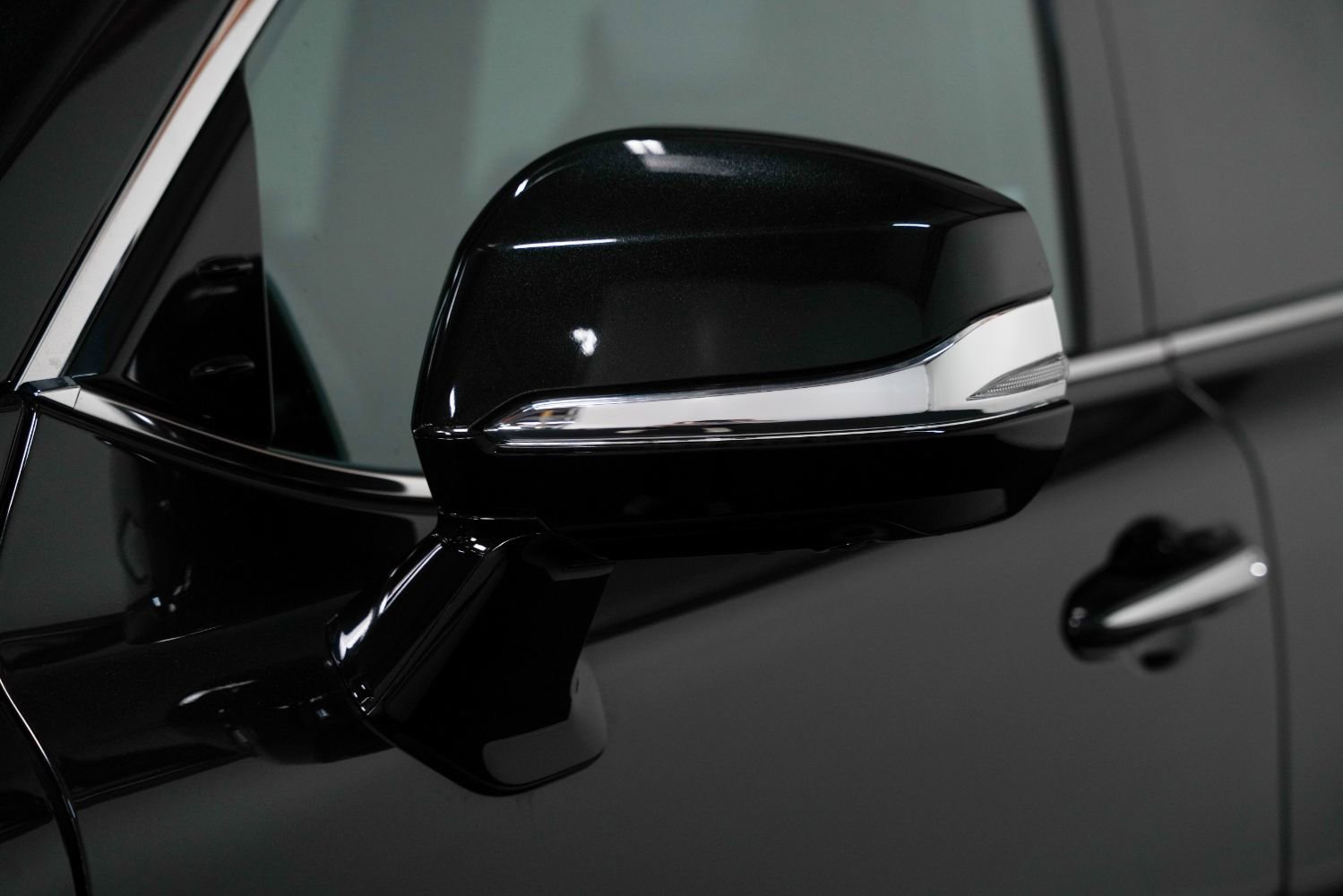 Used 2024 Lexus LX 600 4WD w/ Premium Package image 16