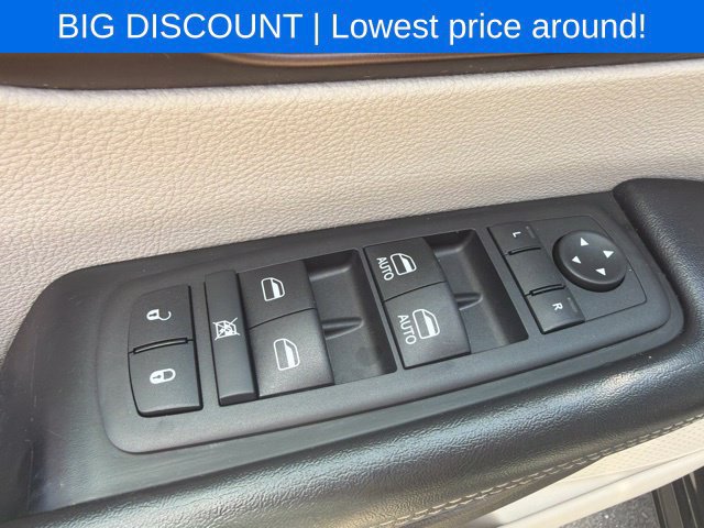 Used 2022 Chrysler Voyager LX FWD image 27