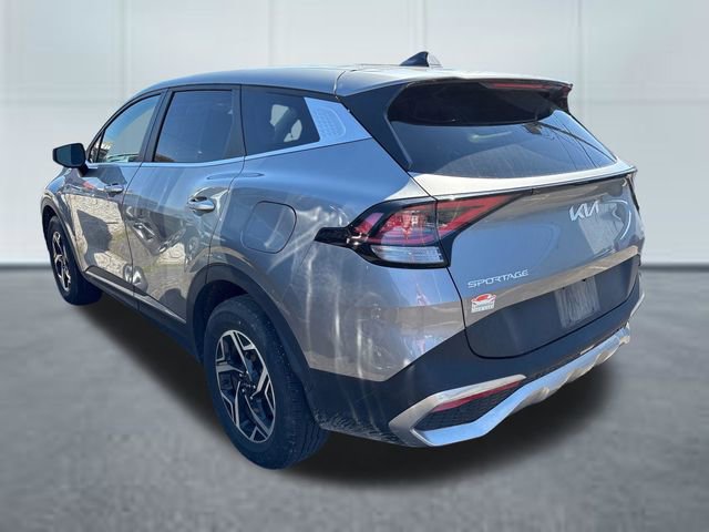 Used 2023 Kia Sportage LX image 2