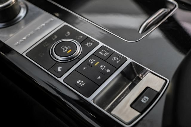 Used 2014 Land Rover Range Rover Supercharged AWD/4WD image 32