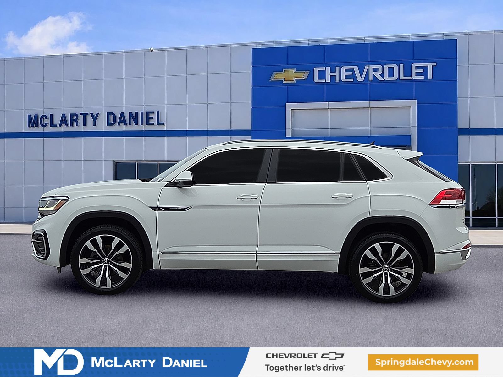 Used 2021 Volkswagen Atlas Cross Sport SEL R-Line FWD image 3