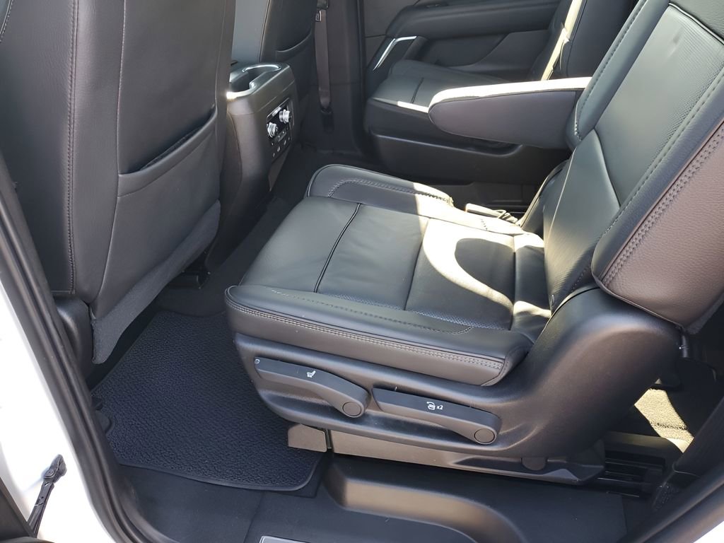 Used 2021 GMC Yukon Denali w/ Denali Premium Package image 20