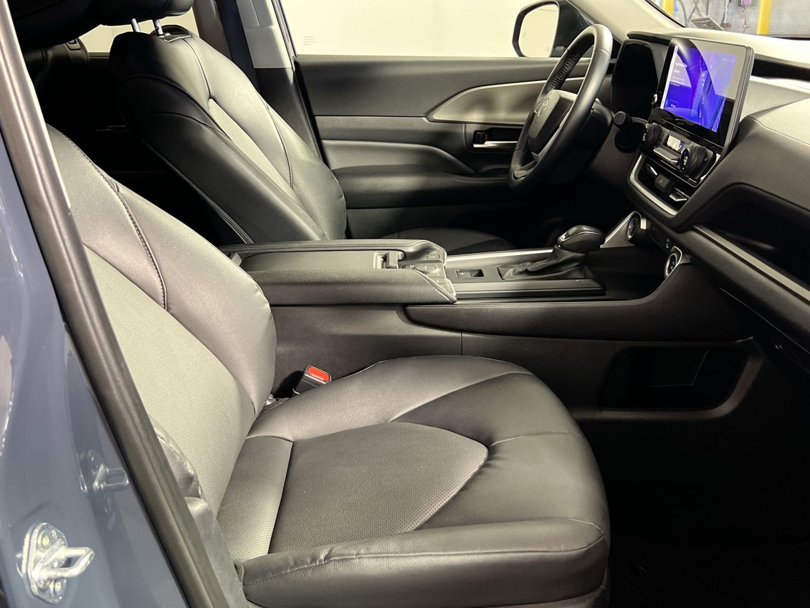 Used 2025 Toyota Grand Highlander AWD image 27
