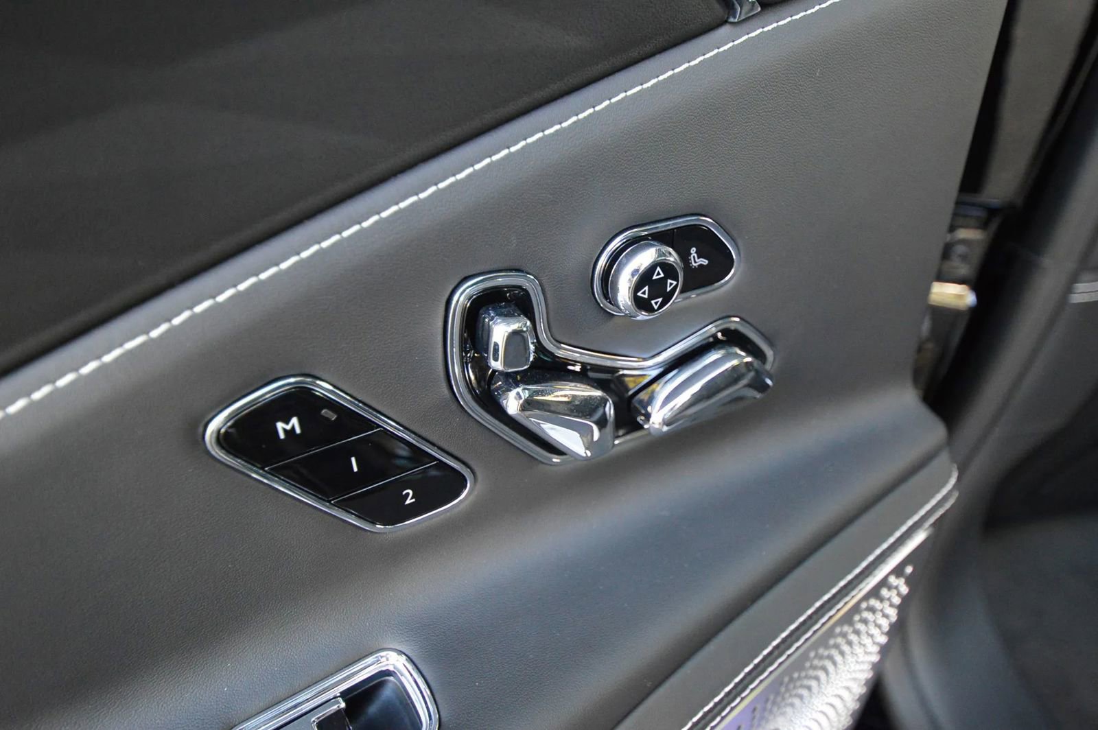 Used 2022 Bentley Flying Spur V8 image 62