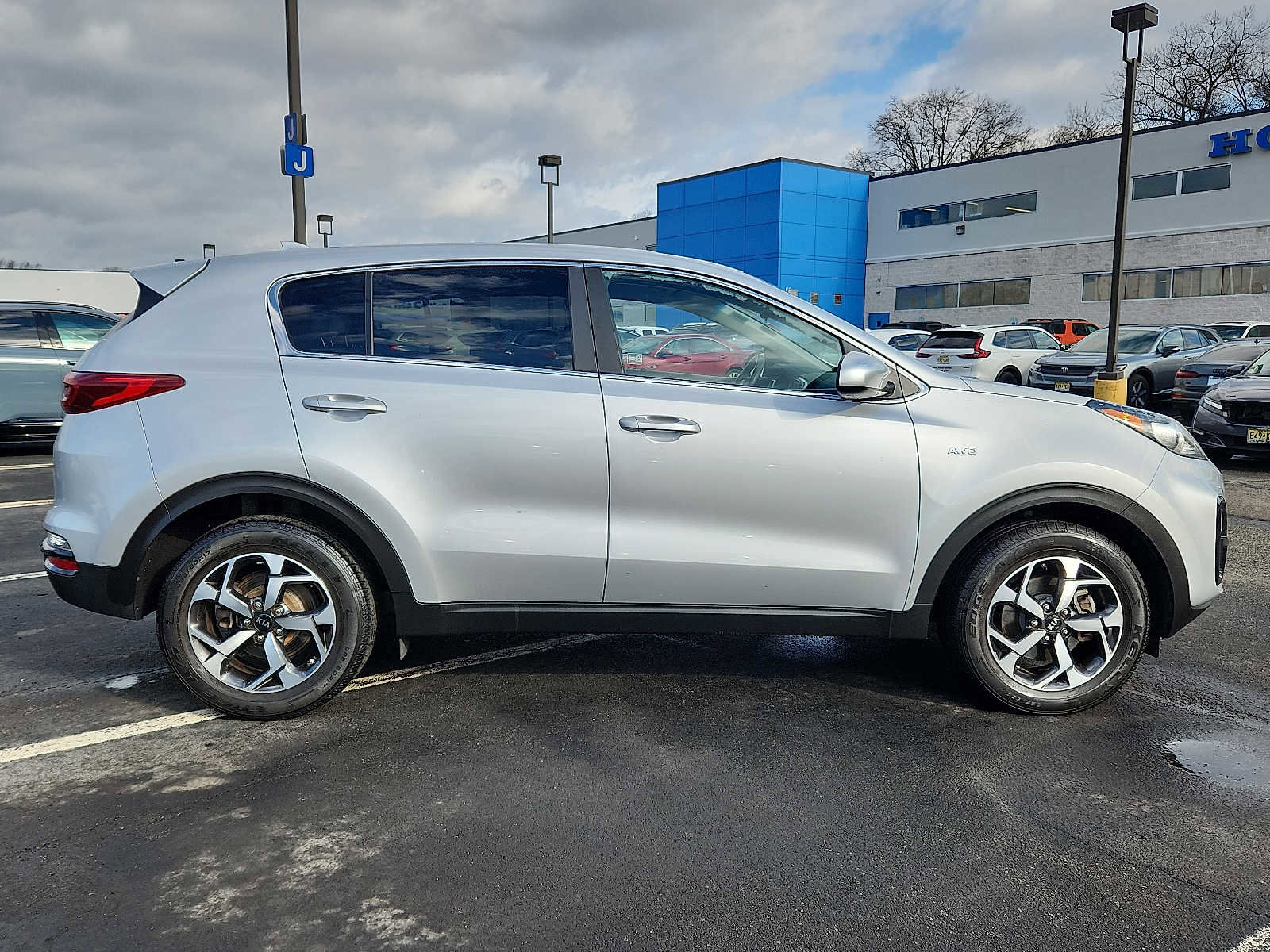 Used 2020 Kia Sportage LX image 7