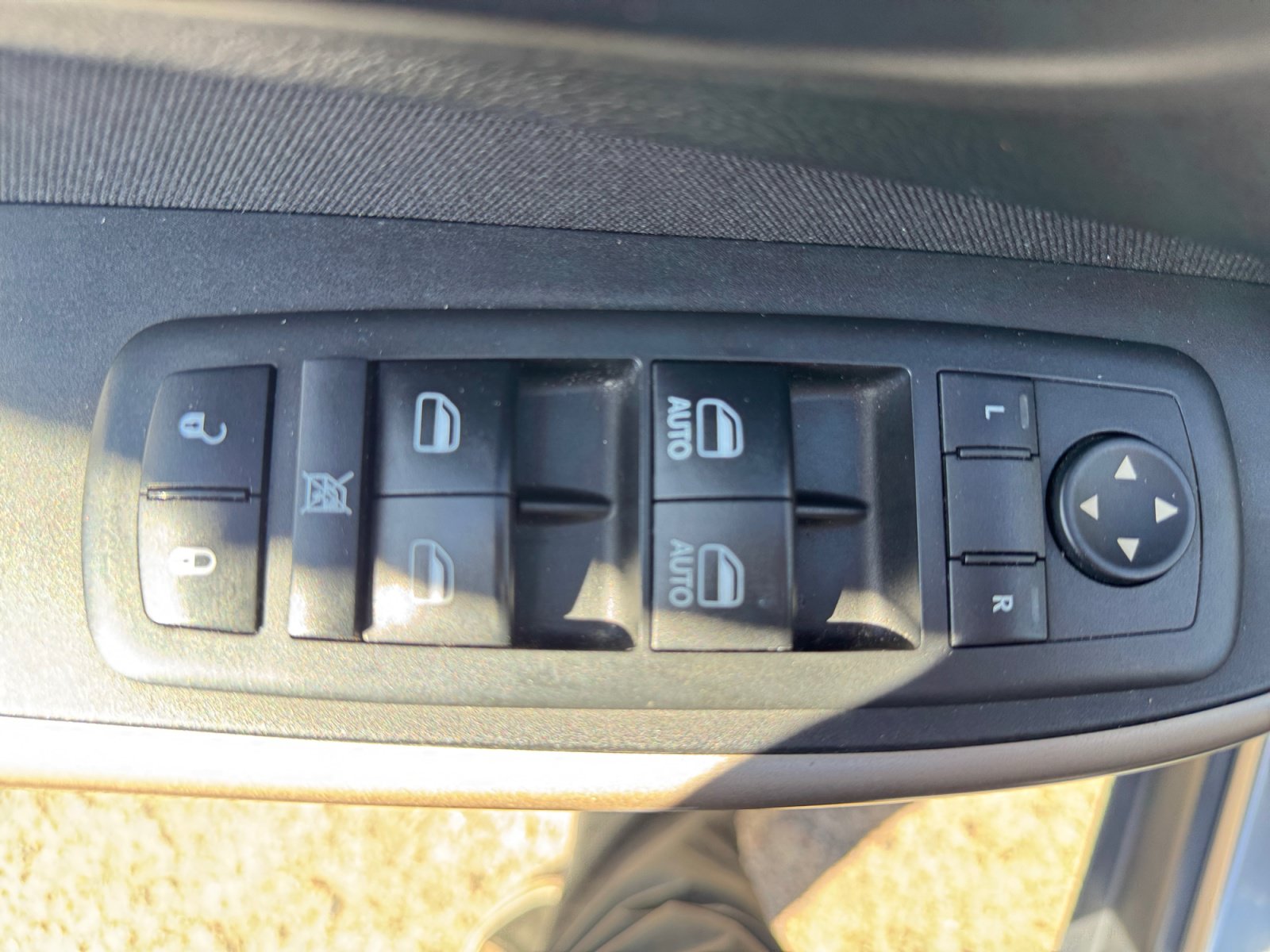 Used 2017 Jeep Cherokee Latitude w/ Comfort/Convenience Group FWD image 20