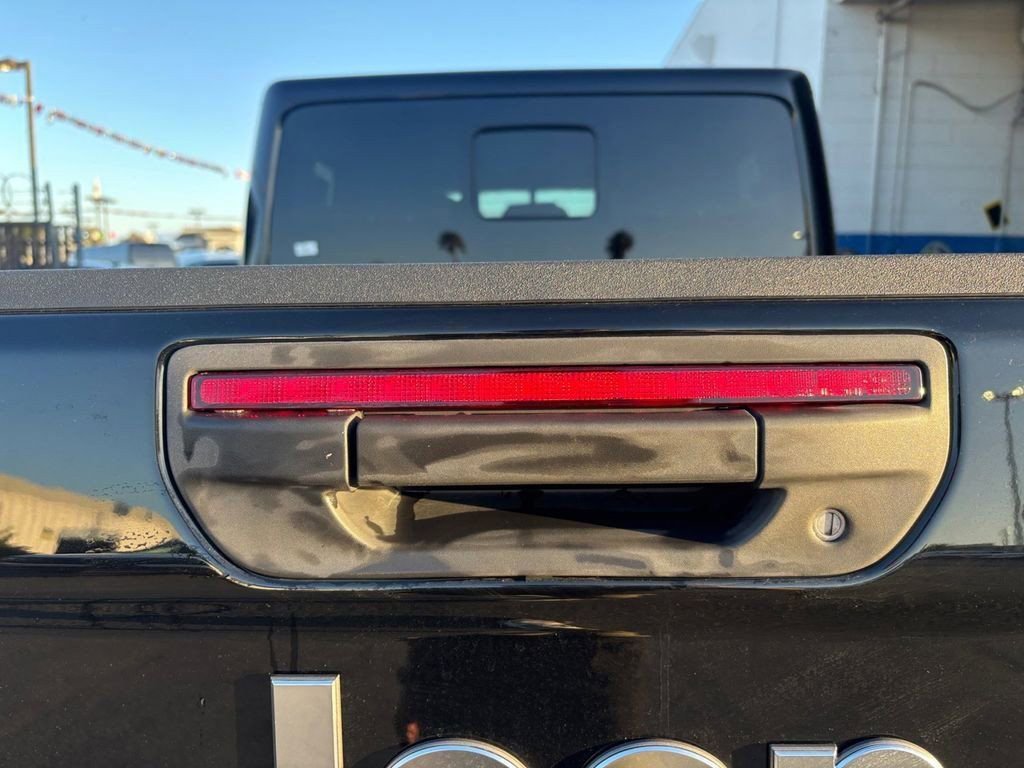 Used 2021 Jeep Gladiator Overland image 24