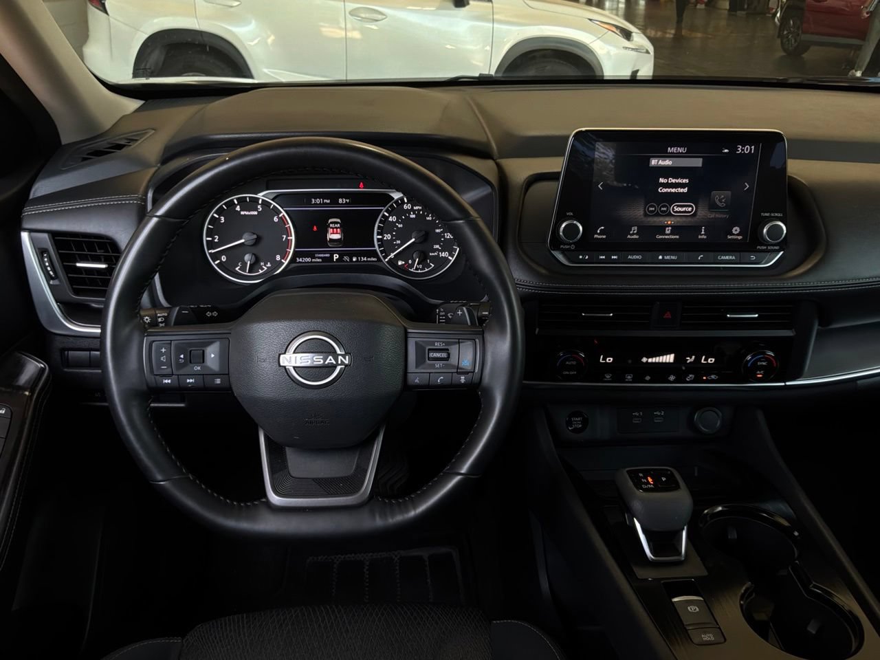 Used 2025 Nissan Rogue SV FWD image 14