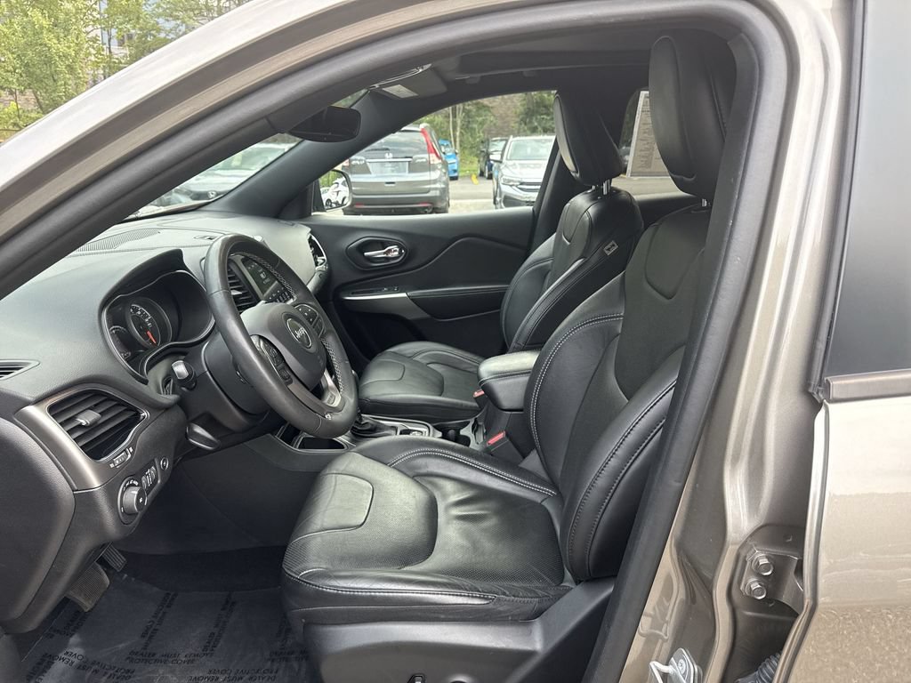 Used 2021 Jeep Cherokee Latitude Lux 80th Anniv w/ Quick Order Package 26U 80TH FWD image 13