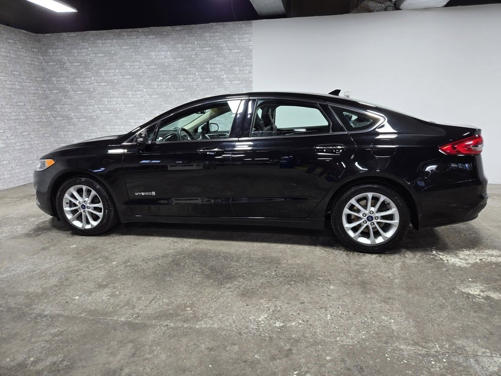 Used 2019 Ford Fusion SEL image 2