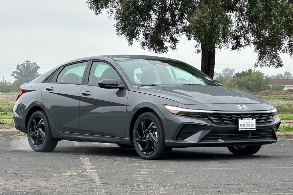 New 2026 Hyundai Elantra Sport image 2