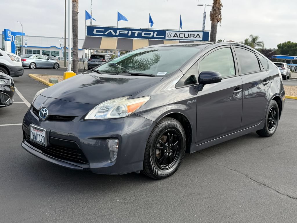 Used 2015 Toyota Prius Two FWD image 3