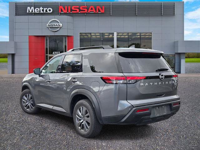 Certified 2025 Nissan Pathfinder SV FWD image 4