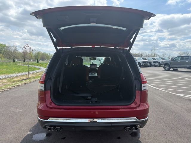 Used 2020 Lincoln Aviator Reserve w/ Equipment Group 202A image 10