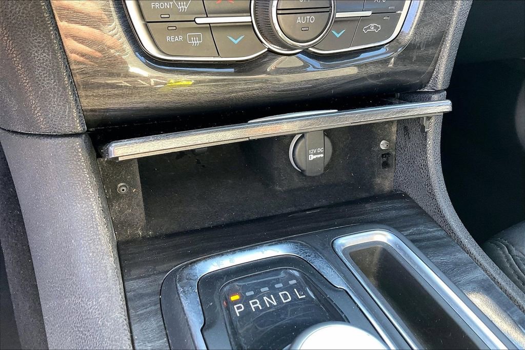 Used 2019 Chrysler 300 Touring w/ Sport Appearance Package image 28