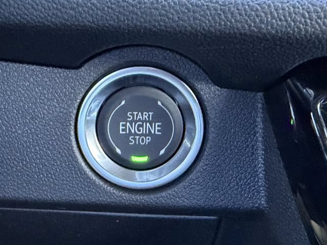 New 2026 Chevrolet Traverse LT w/ Sun and Wheel Package FWD image 31