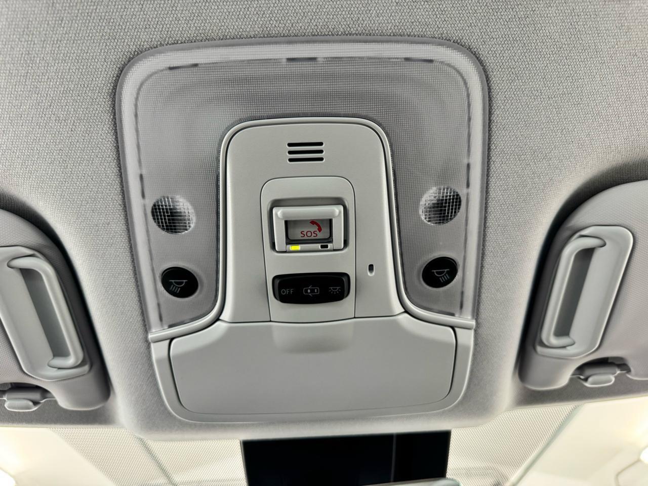 Used 2022 Toyota Prius Prime LE FWD image 34