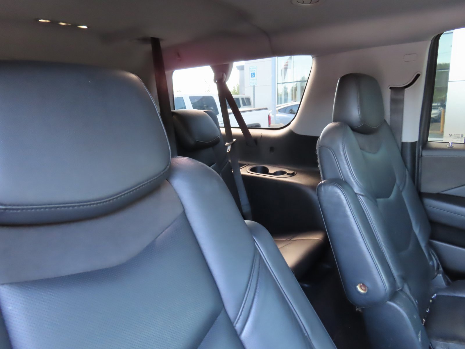 Used 2020 Cadillac Escalade ESV Premium Luxury image 31