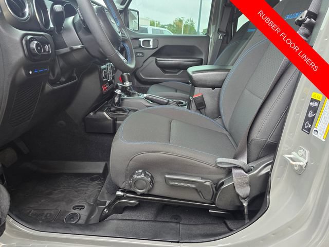 Used 2023 Jeep Wrangler Unlimited Rubicon 4xe w/ Dual Top Group AWD/4WD image 8